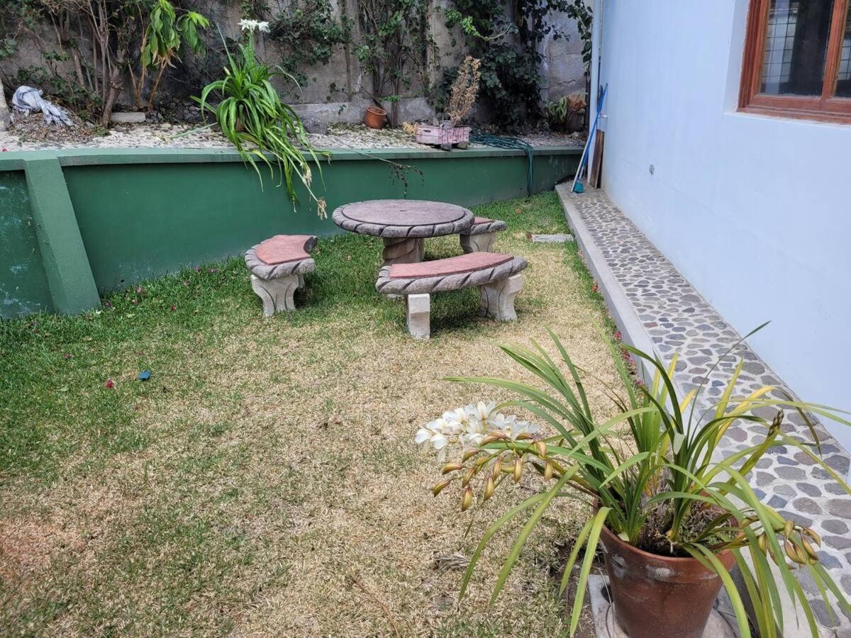 Villa Amplia Casa Antigua Guatemala Con Pergola Y Jardin Exterior foto