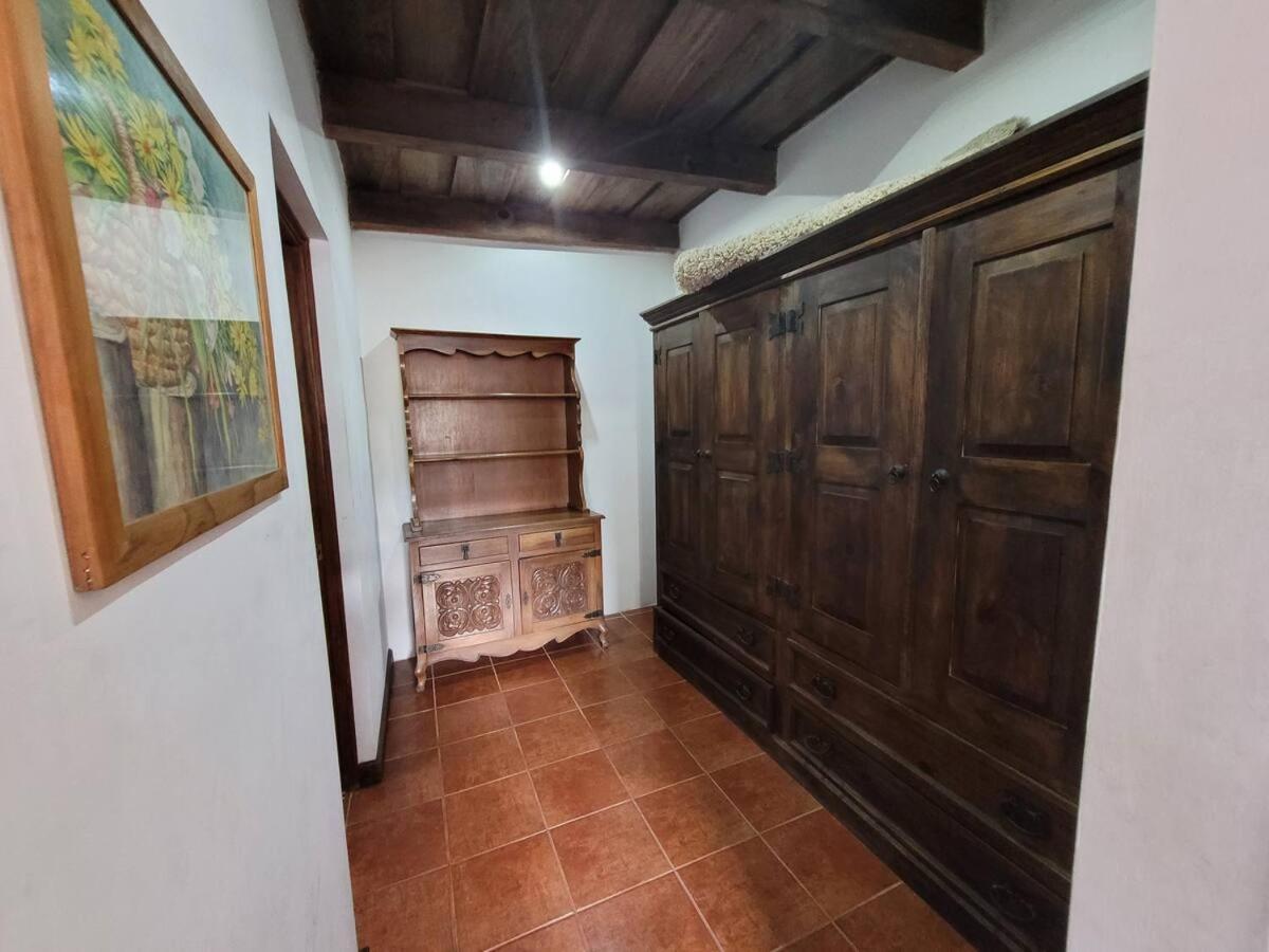 Villa Amplia Casa Antigua Guatemala Con Pergola Y Jardin Exterior foto
